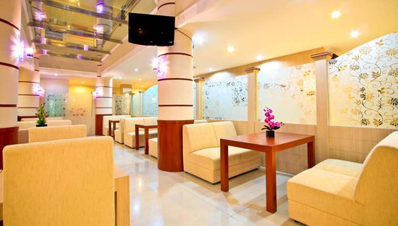 Hotel Marina Амбон Екстериор снимка
