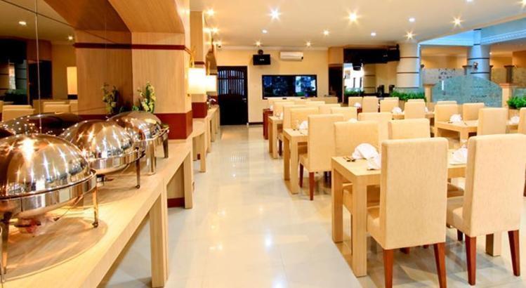 Hotel Marina Амбон Екстериор снимка