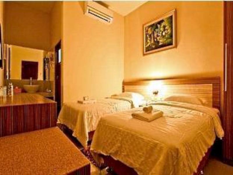 Hotel Marina Амбон Екстериор снимка