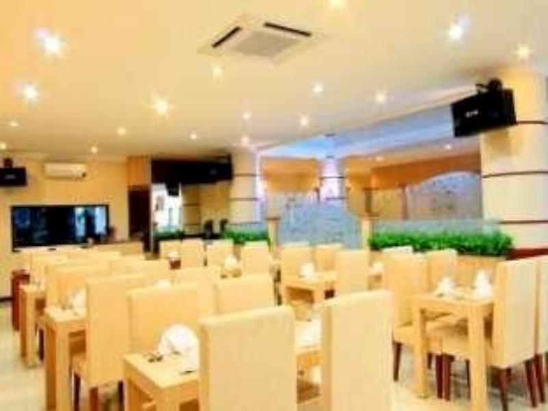 Hotel Marina Амбон Екстериор снимка